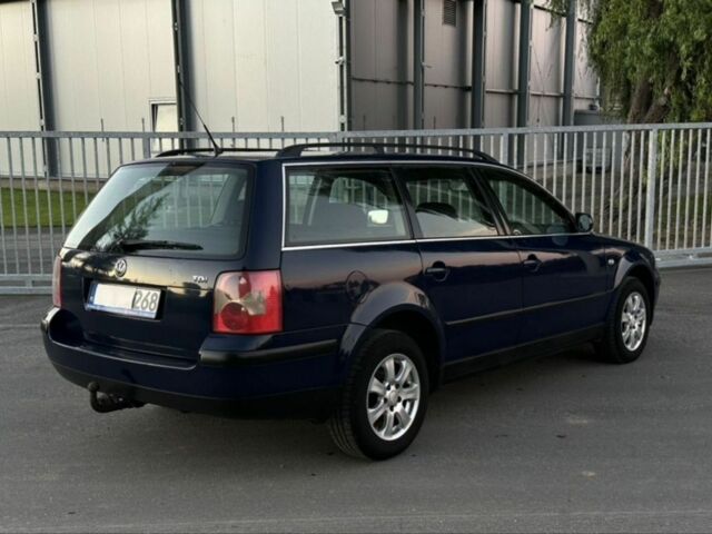 Синий Фольксваген Пассат Вариант, объемом двигателя 1.9 л и пробегом 244 тыс. км за 1400 $, фото 1 на Automoto.ua