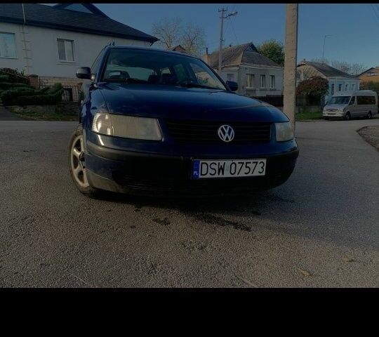 Синий Фольксваген Пассат Вариант, объемом двигателя 0 л и пробегом 250 тыс. км за 2800 $, фото 5 на Automoto.ua