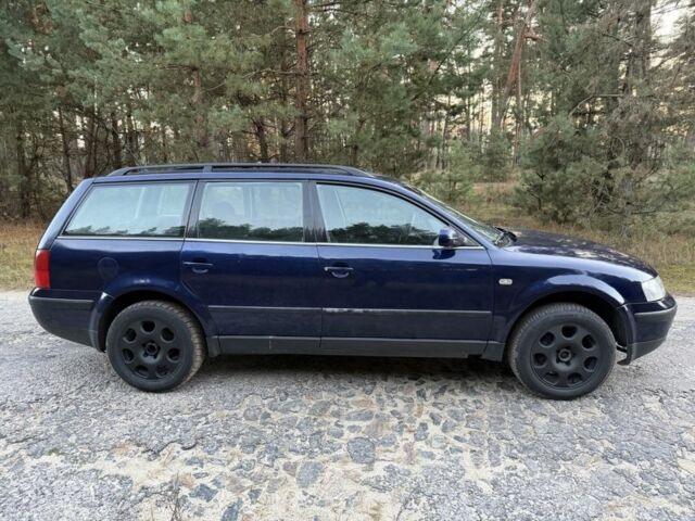 Синий Фольксваген Пассат Вариант, объемом двигателя 1.9 л и пробегом 285 тыс. км за 3950 $, фото 4 на Automoto.ua