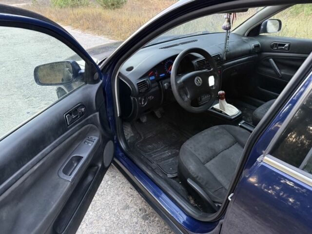 Синий Фольксваген Пассат Вариант, объемом двигателя 1.9 л и пробегом 285 тыс. км за 3950 $, фото 11 на Automoto.ua