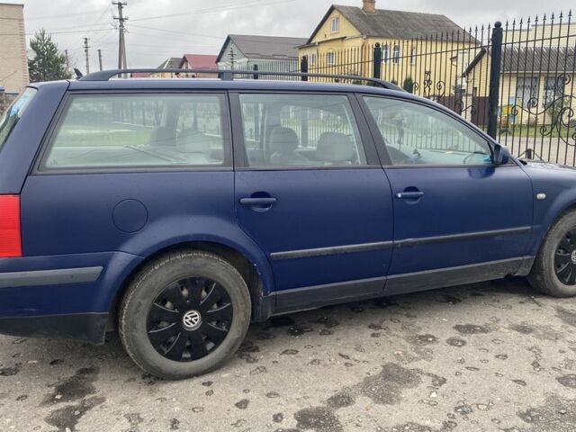 Синий Фольксваген Пассат Вариант, объемом двигателя 1.9 л и пробегом 440 тыс. км за 4400 $, фото 1 на Automoto.ua