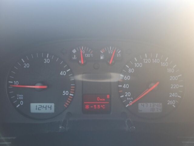 Синий Фольксваген Пассат Вариант, объемом двигателя 1.9 л и пробегом 470 тыс. км за 4900 $, фото 14 на Automoto.ua