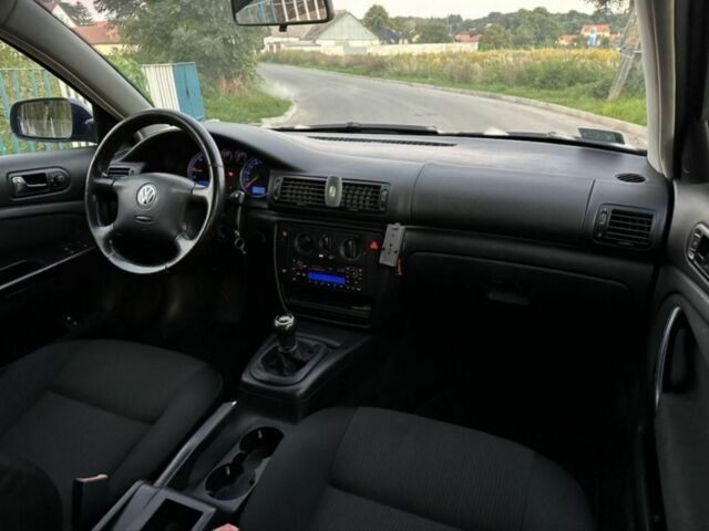 Синий Фольксваген Пассат Вариант, объемом двигателя 1.9 л и пробегом 244 тыс. км за 1400 $, фото 5 на Automoto.ua