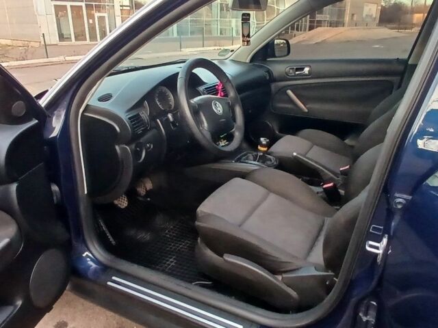 Синій Фольксваген Пассат Варіант, об'ємом двигуна 1.6 л та пробігом 172 тис. км за 4700 $, фото 3 на Automoto.ua