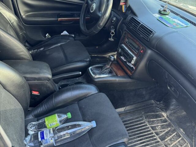 Синий Фольксваген Пассат Вариант, объемом двигателя 2.5 л и пробегом 370 тыс. км за 3200 $, фото 6 на Automoto.ua