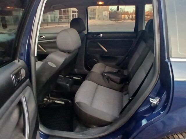 Синій Фольксваген Пассат Варіант, об'ємом двигуна 1.6 л та пробігом 172 тис. км за 4700 $, фото 1 на Automoto.ua