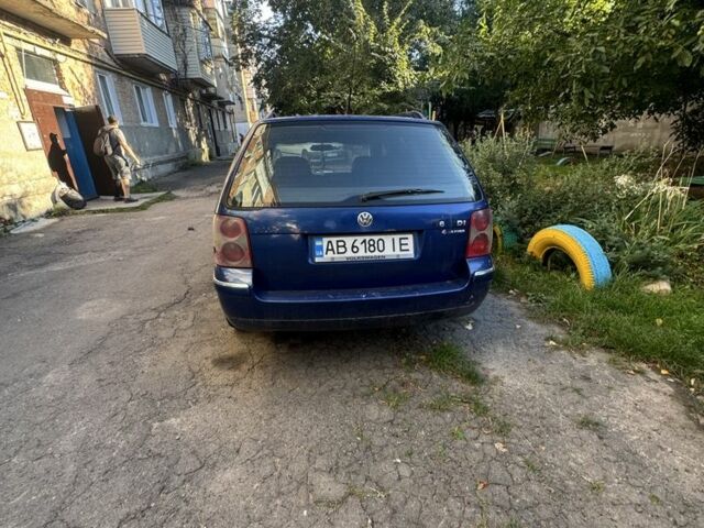 Синий Фольксваген Пассат Вариант, объемом двигателя 2.5 л и пробегом 370 тыс. км за 3200 $, фото 3 на Automoto.ua