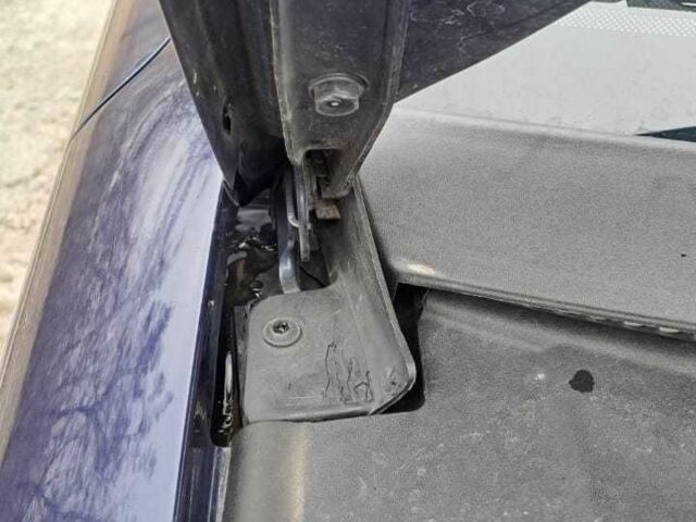 Синий Фольксваген Пассат Вариант, объемом двигателя 1.6 л и пробегом 270 тыс. км за 4100 $, фото 7 на Automoto.ua