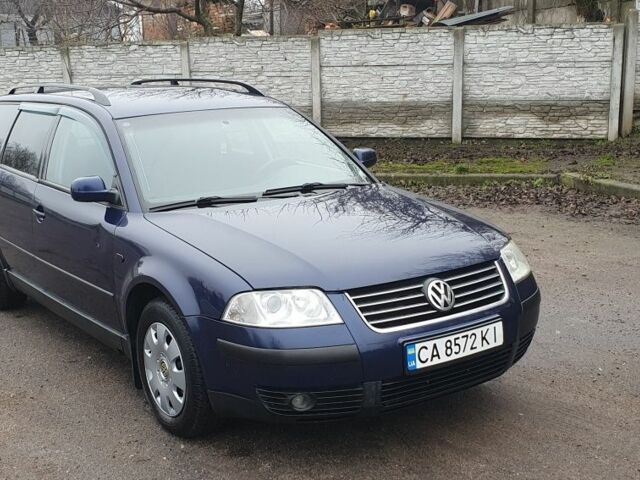 Синий Фольксваген Пассат Вариант, объемом двигателя 1.6 л и пробегом 290 тыс. км за 4250 $, фото 2 на Automoto.ua