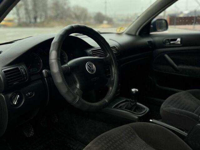 Синий Фольксваген Пассат Вариант, объемом двигателя 1.9 л и пробегом 300 тыс. км за 2500 $, фото 5 на Automoto.ua