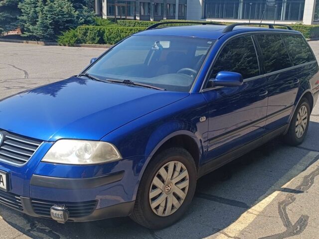 Синий Фольксваген Пассат Вариант, объемом двигателя 1.6 л и пробегом 330 тыс. км за 4969 $, фото 2 на Automoto.ua