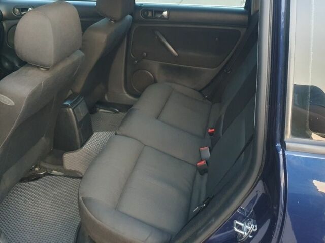 Синий Фольксваген Пассат Вариант, объемом двигателя 1.6 л и пробегом 290 тыс. км за 4250 $, фото 7 на Automoto.ua