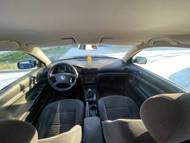 Синій Фольксваген Пассат Варіант, об'ємом двигуна 2 л та пробігом 280 тис. км за 3800 $, фото 6 на Automoto.ua