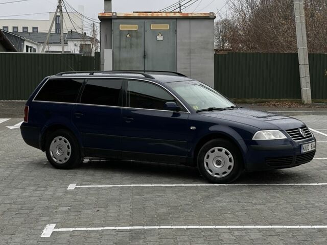 Синий Фольксваген Пассат Вариант, объемом двигателя 1.9 л и пробегом 300 тыс. км за 2500 $, фото 1 на Automoto.ua