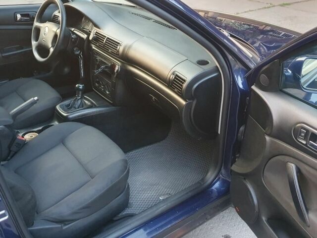 Синий Фольксваген Пассат Вариант, объемом двигателя 1.6 л и пробегом 290 тыс. км за 4250 $, фото 6 на Automoto.ua