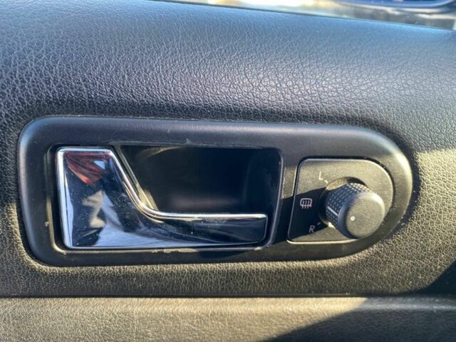 Синій Фольксваген Пассат Варіант, об'ємом двигуна 2 л та пробігом 280 тис. км за 3800 $, фото 13 на Automoto.ua