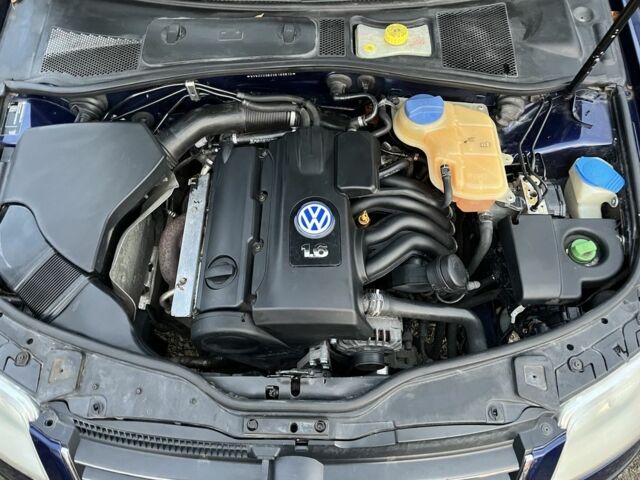 Синий Фольксваген Пассат Вариант, объемом двигателя 1.6 л и пробегом 268 тыс. км за 3600 $, фото 2 на Automoto.ua