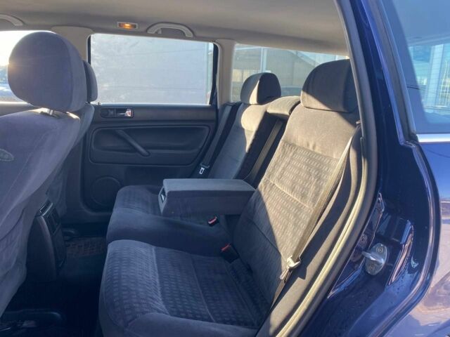 Синій Фольксваген Пассат Варіант, об'ємом двигуна 2 л та пробігом 280 тис. км за 3800 $, фото 10 на Automoto.ua