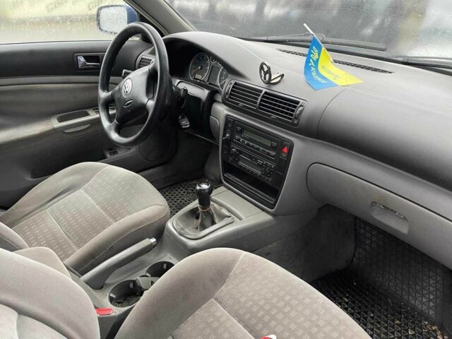 Синій Фольксваген Пассат Варіант, об'ємом двигуна 1.8 л та пробігом 280 тис. км за 2600 $, фото 5 на Automoto.ua