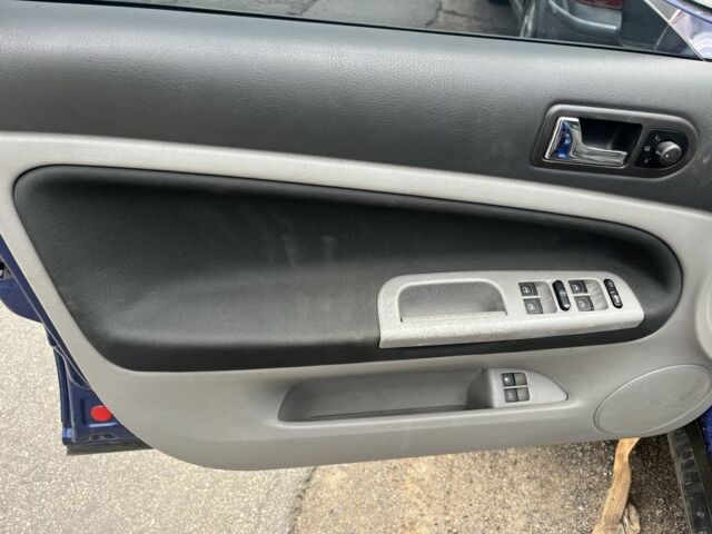 Синий Фольксваген Пассат Вариант, объемом двигателя 0 л и пробегом 200 тыс. км за 1000 $, фото 3 на Automoto.ua