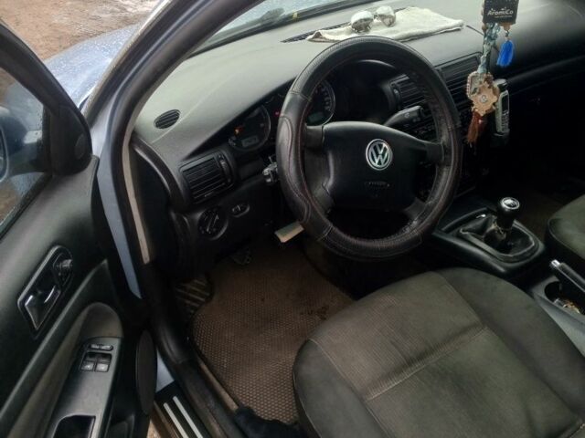 Фольксваген Пассат Варіант 2002 у Сумах на Automoto.ua Синій Фольксваген Пассат Варіант, об'ємом двигуна 1.9 л та пробігом 340 тис. км за 4400 $, фото 4 на Automoto.ua