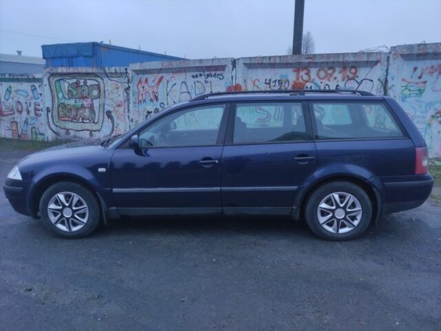 Синий Фольксваген Пассат Вариант, объемом двигателя 1.9 л и пробегом 292 тыс. км за 2399 $, фото 4 на Automoto.ua