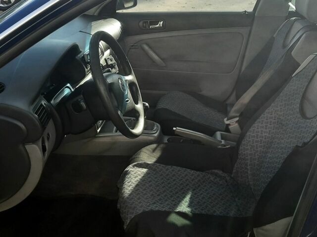 Фольксваген Пассат Варіант 2002 у Буче на Automoto.ua Синій Фольксваген Пассат Варіант, об'ємом двигуна 1.9 л та пробігом 345 тис. км за 2300 $, фото 4 на Automoto.ua