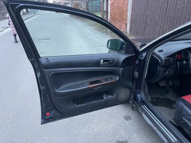 Синій Фольксваген Пассат Варіант, об'ємом двигуна 1.9 л та пробігом 303 тис. км за 4200 $, фото 5 на Automoto.ua