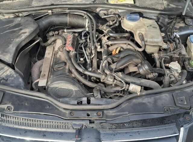 Синий Фольксваген Пассат Вариант, объемом двигателя 1.6 л и пробегом 430 тыс. км за 2700 $, фото 4 на Automoto.ua