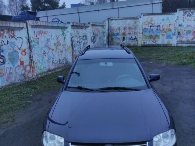 Синий Фольксваген Пассат Вариант, объемом двигателя 1.9 л и пробегом 292 тыс. км за 2399 $, фото 3 на Automoto.ua