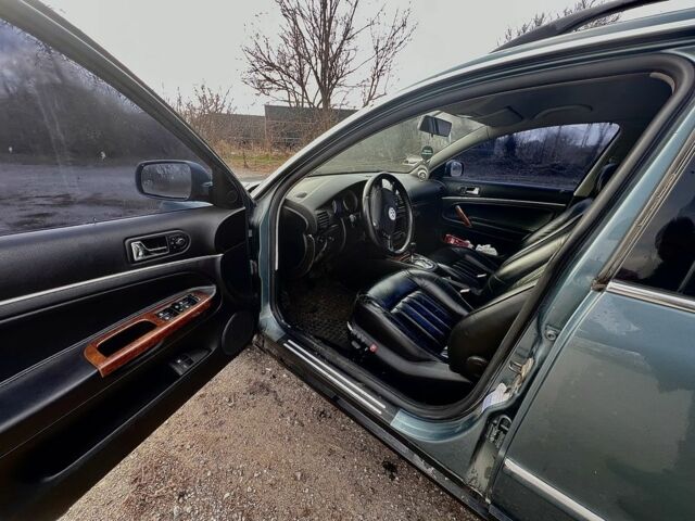 Синій Фольксваген Пассат Варіант, об'ємом двигуна 4 л та пробігом 180 тис. км за 2800 $, фото 1 на Automoto.ua