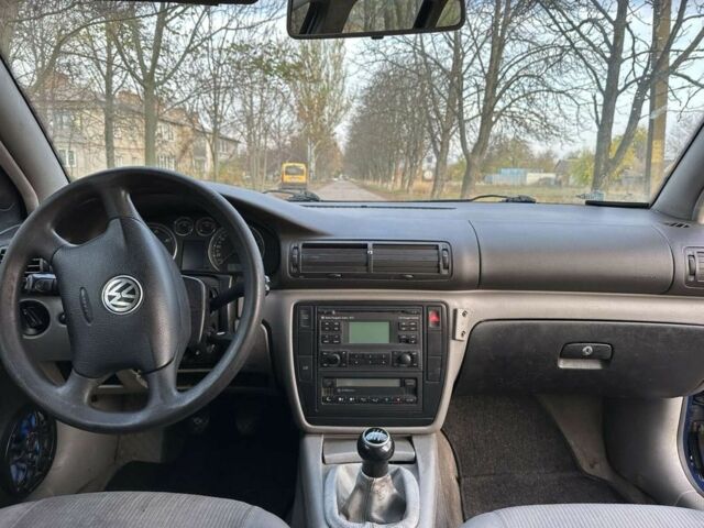 Синий Фольксваген Пассат Вариант, объемом двигателя 1.9 л и пробегом 380 тыс. км за 2300 $, фото 5 на Automoto.ua