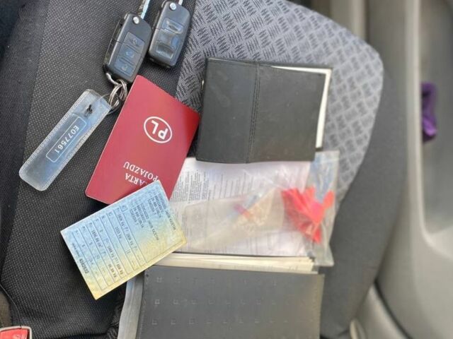 Фольксваген Пассат Вариант 2002 в Коростене на Automoto.ua Синий Фольксваген Пассат Вариант, объемом двигателя 1.9 л и пробегом 300 тыс. км за 2150 $, фото 7 на Automoto.ua