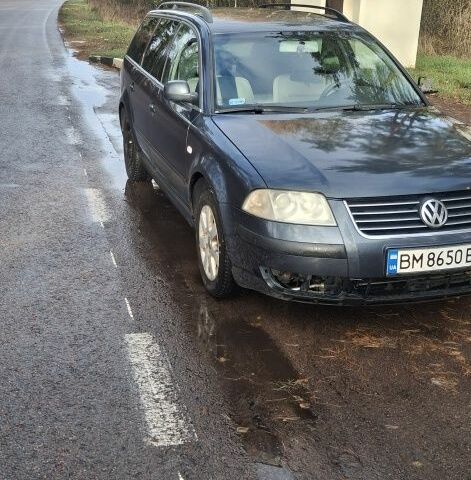 Синий Фольксваген Пассат Вариант, объемом двигателя 1.6 л и пробегом 430 тыс. км за 2700 $, фото 1 на Automoto.ua