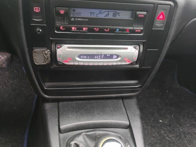 Синий Фольксваген Пассат Вариант, объемом двигателя 1.9 л и пробегом 292 тыс. км за 2399 $, фото 17 на Automoto.ua