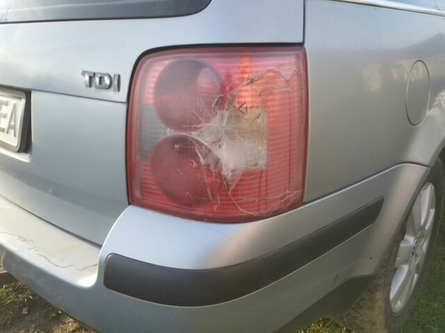 Синій Фольксваген Пассат Варіант, об'ємом двигуна 1 л та пробігом 332 тис. км за 3500 $, фото 4 на Automoto.ua