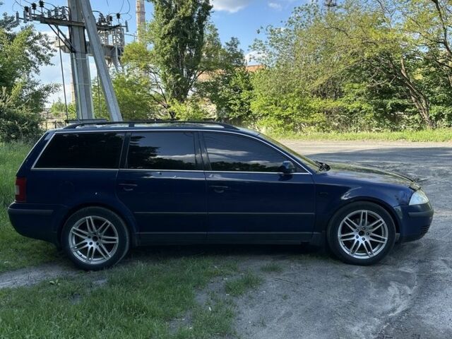 Синий Фольксваген Пассат Вариант, объемом двигателя 2 л и пробегом 258 тыс. км за 3399 $, фото 3 на Automoto.ua