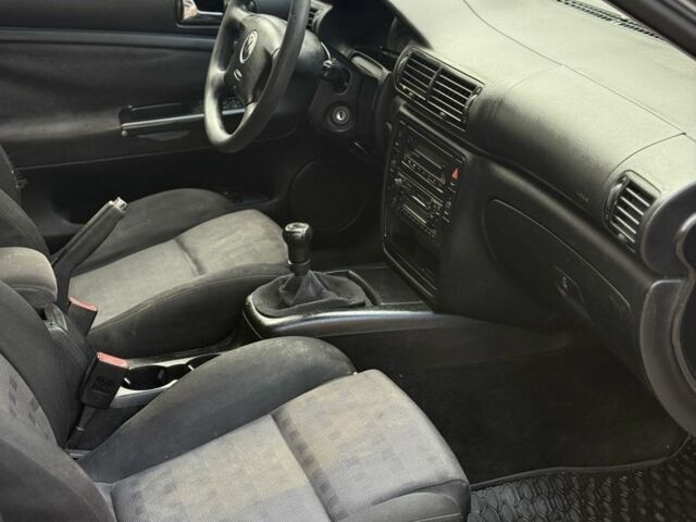 Синій Фольксваген Пассат Варіант, об'ємом двигуна 1.9 л та пробігом 300 тис. км за 2250 $, фото 11 на Automoto.ua