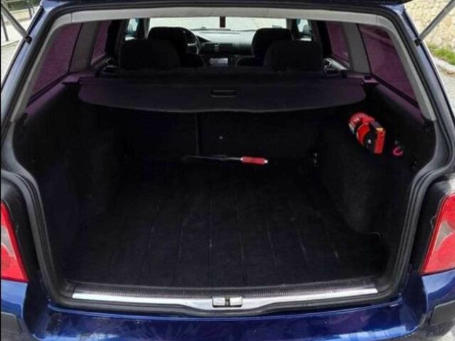 Синий Фольксваген Пассат Вариант, объемом двигателя 1.9 л и пробегом 273 тыс. км за 1450 $, фото 4 на Automoto.ua