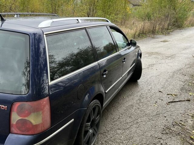 Синій Фольксваген Пассат Варіант, об'ємом двигуна 1.9 л та пробігом 315 тис. км за 4699 $, фото 4 на Automoto.ua