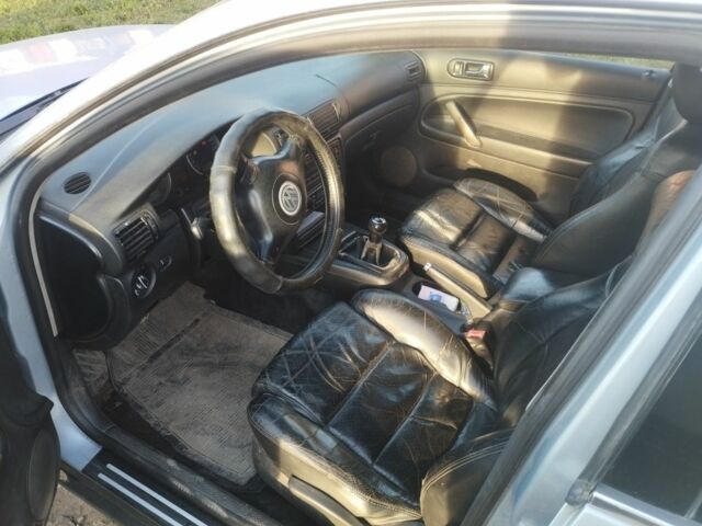 Синій Фольксваген Пассат Варіант, об'ємом двигуна 1 л та пробігом 332 тис. км за 3500 $, фото 3 на Automoto.ua