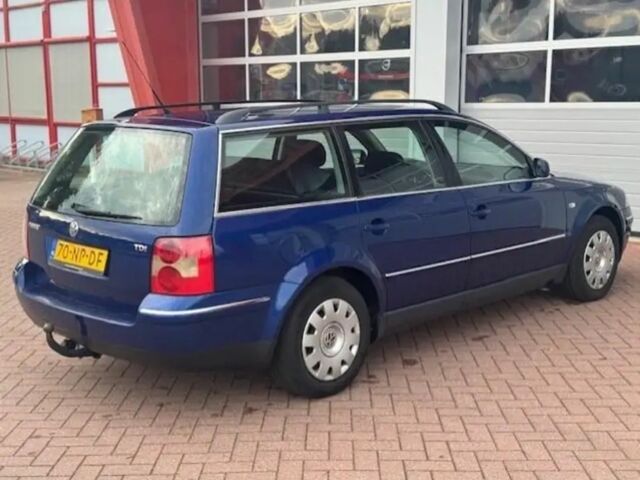 Синий Фольксваген Пассат Вариант, объемом двигателя 0 л и пробегом 275 тыс. км за 1800 $, фото 3 на Automoto.ua