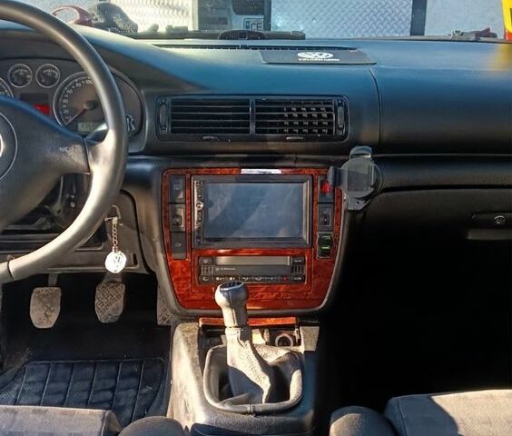 Синий Фольксваген Пассат Вариант, объемом двигателя 1.9 л и пробегом 370 тыс. км за 4400 $, фото 6 на Automoto.ua