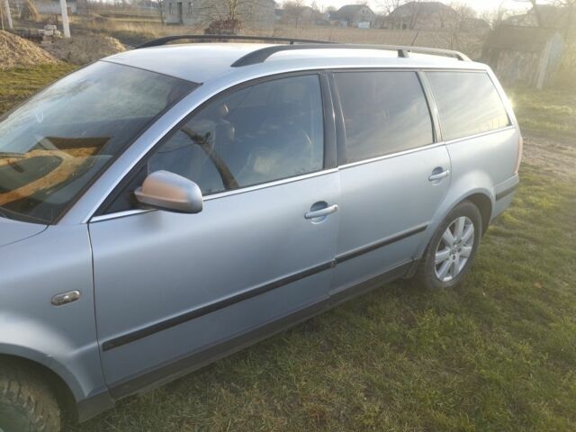 Синій Фольксваген Пассат Варіант, об'ємом двигуна 1 л та пробігом 332 тис. км за 3500 $, фото 1 на Automoto.ua