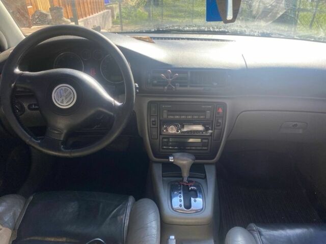 Синій Фольксваген Пассат Варіант, об'ємом двигуна 2.5 л та пробігом 238 тис. км за 4800 $, фото 5 на Automoto.ua