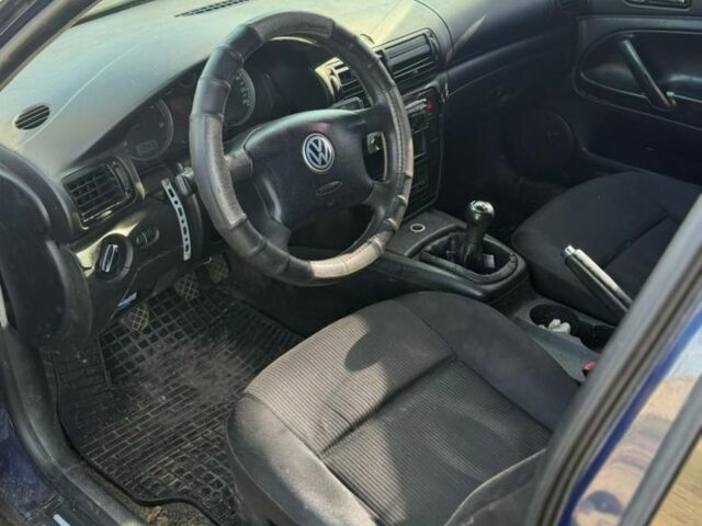 Синий Фольксваген Пассат Вариант, объемом двигателя 1.9 л и пробегом 200 тыс. км за 1400 $, фото 4 на Automoto.ua