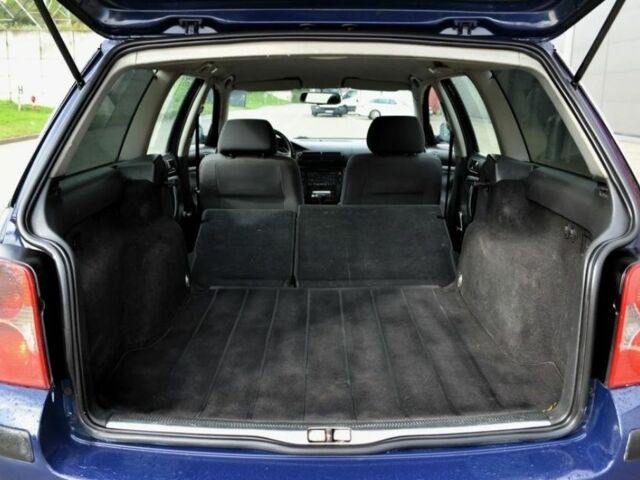 Фольксваген Пассат Вариант 2004 в Тернополе на Automoto.ua Синий Фольксваген Пассат Вариант, объемом двигателя 1.9 л и пробегом 279 тыс. км за 1650 $, фото 4 на Automoto.ua