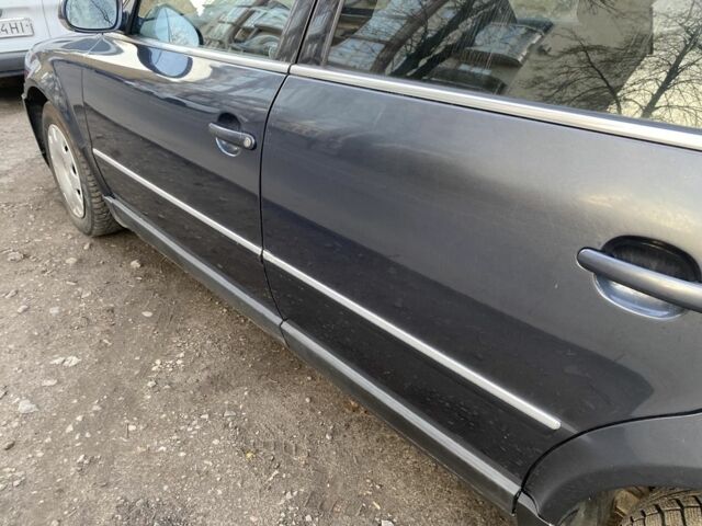 Синий Фольксваген Пассат Вариант, объемом двигателя 1.9 л и пробегом 348 тыс. км за 3000 $, фото 11 на Automoto.ua