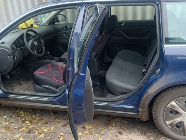 Синий Фольксваген Пассат Вариант, объемом двигателя 1.9 л и пробегом 424 тыс. км за 2500 $, фото 4 на Automoto.ua