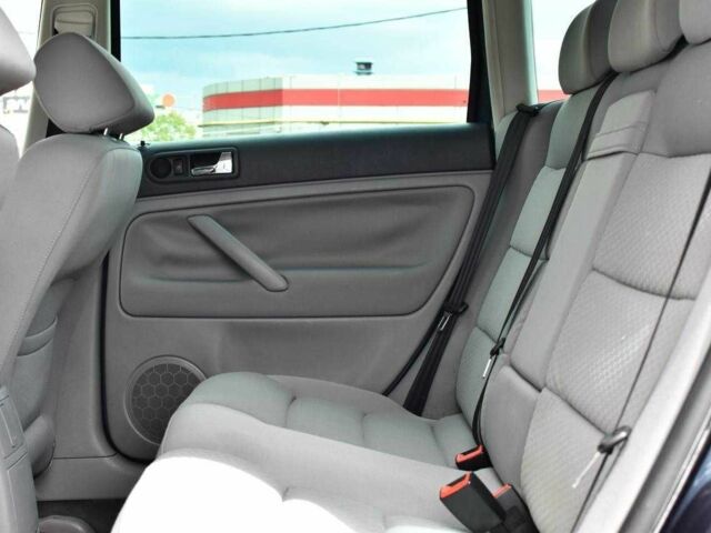 Синий Фольксваген Пассат Вариант, объемом двигателя 1.6 л и пробегом 240 тыс. км за 5850 $, фото 15 на Automoto.ua